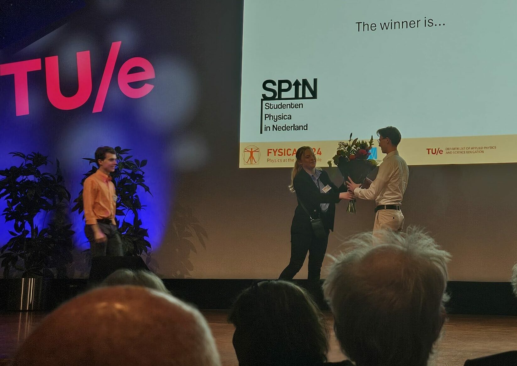 Wiktor wins prize for the best Physics BSc Thesis in the Netherlands